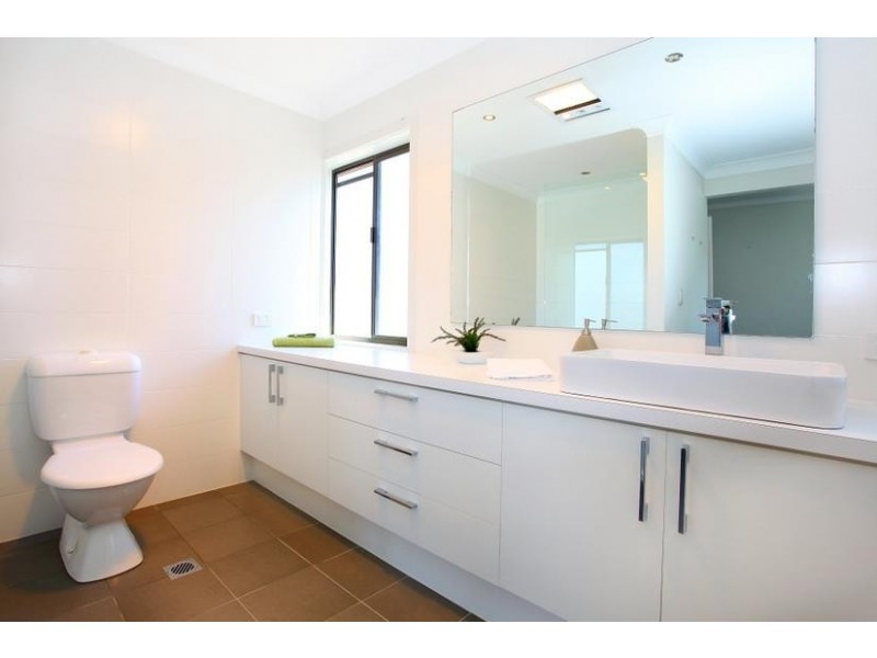 28 The Lido, Isle Of Capri QLD 4217