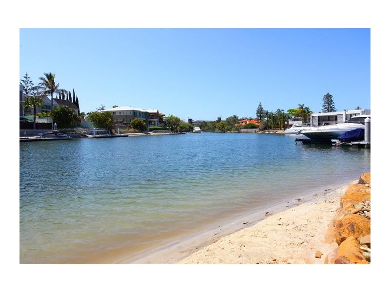 26 The Lido, Isle Of Capri QLD 4217