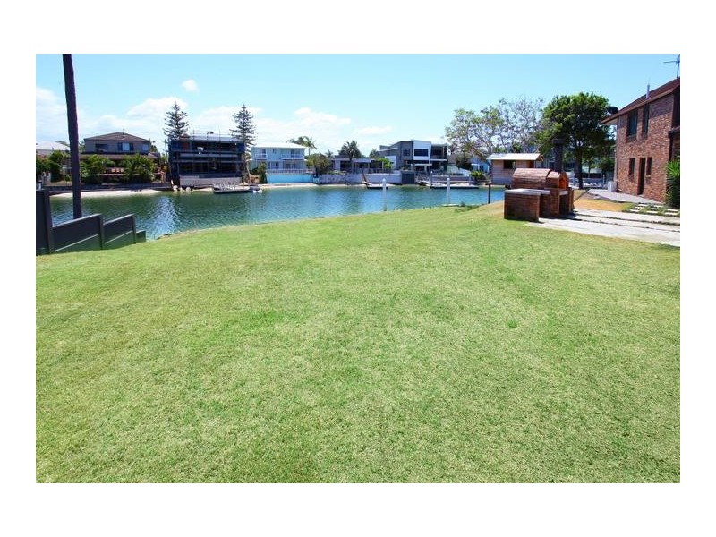26 The Lido, Isle Of Capri QLD 4217