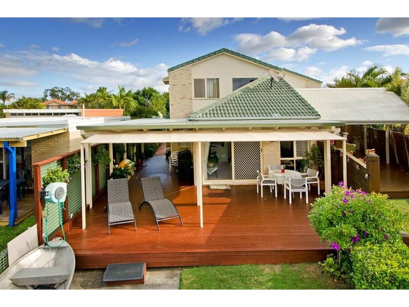 3 Vaggelas Crescent, Biggera Waters QLD 4216