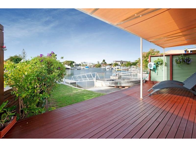 3 Vaggelas Crescent, Biggera Waters QLD 4216