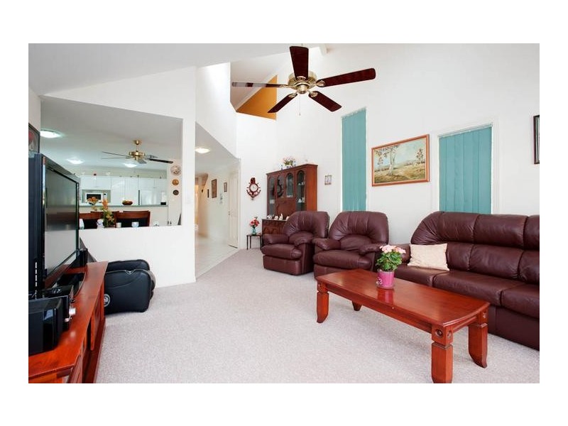 3 Vaggelas Crescent, Biggera Waters QLD 4216