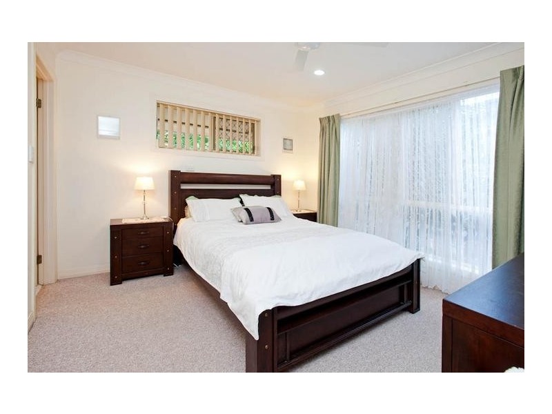 3 Vaggelas Crescent, Biggera Waters QLD 4216