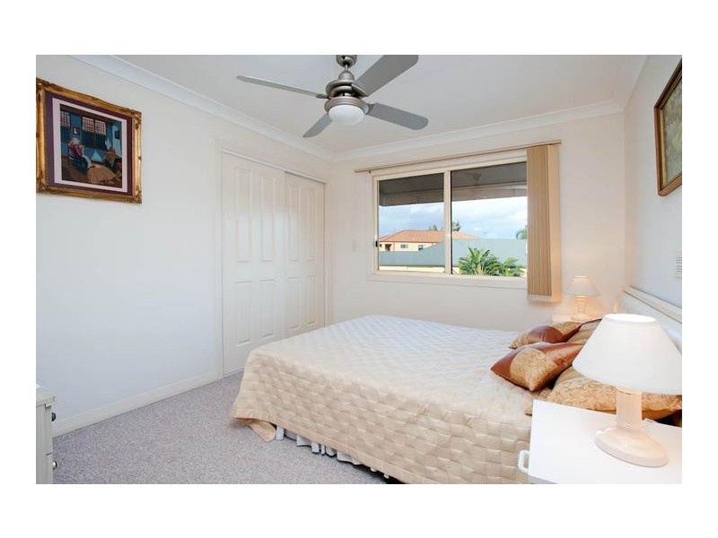 3 Vaggelas Crescent, Biggera Waters QLD 4216
