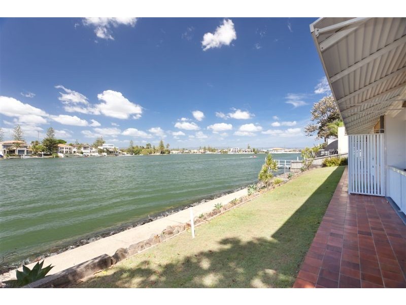 4 Holborow Close, Surfers Paradise QLD 4217