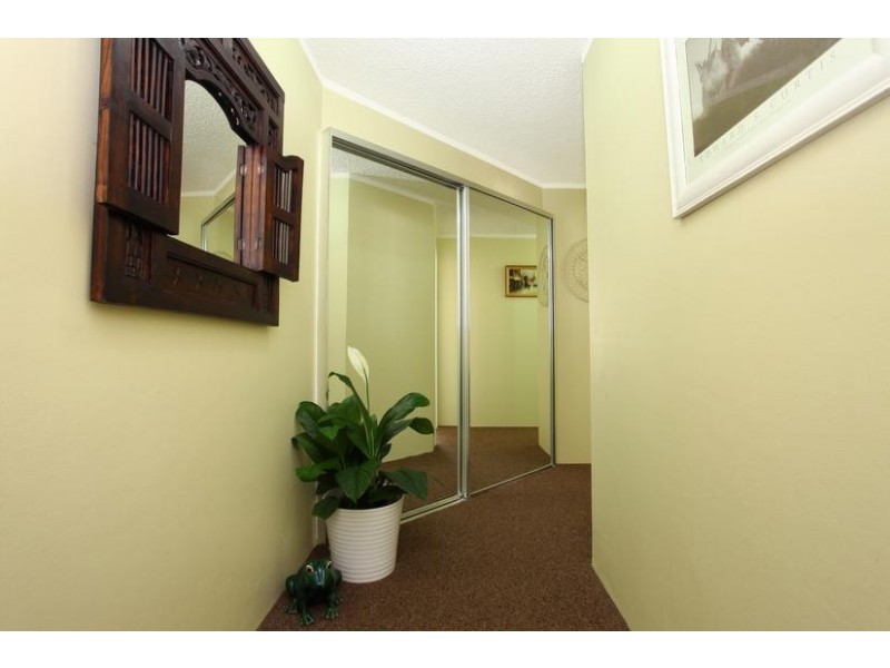 7 Aubrey Street, Surfers Paradise QLD 4217