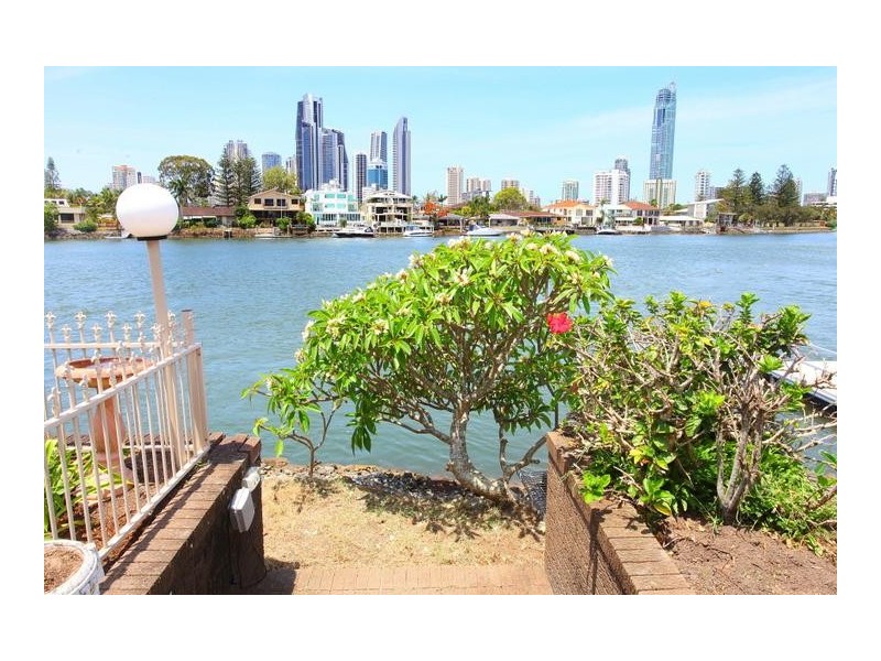 65 The Promenade, Isle Of Capri QLD 4217