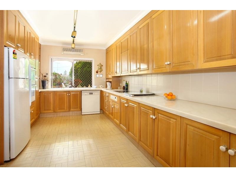 65 The Promenade, Isle Of Capri QLD 4217