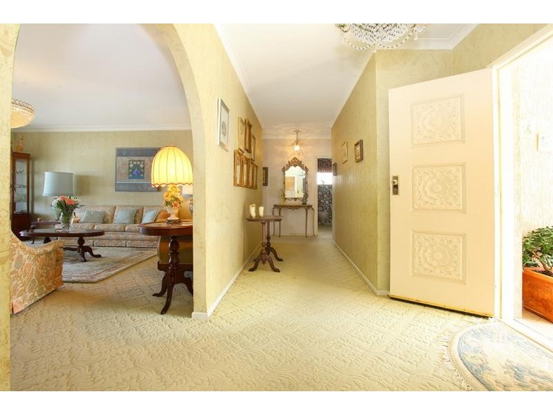 65 The Promenade, Isle Of Capri QLD 4217