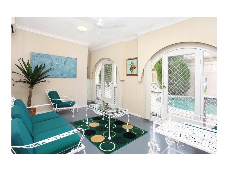 65 The Promenade, Isle Of Capri QLD 4217