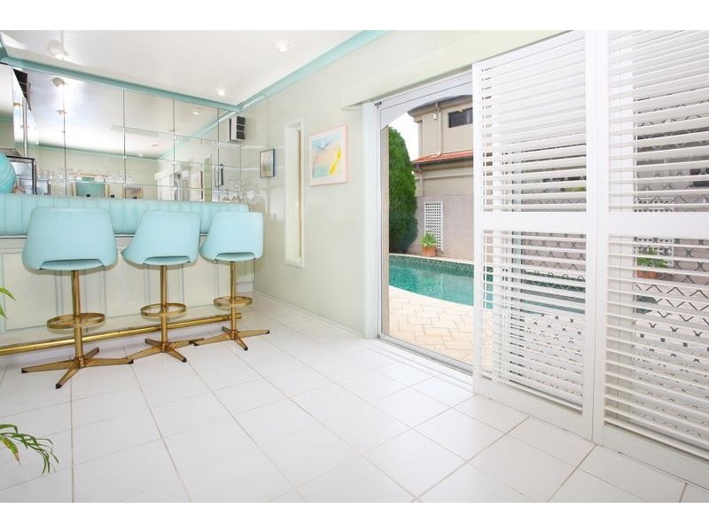 65 The Promenade, Isle Of Capri QLD 4217