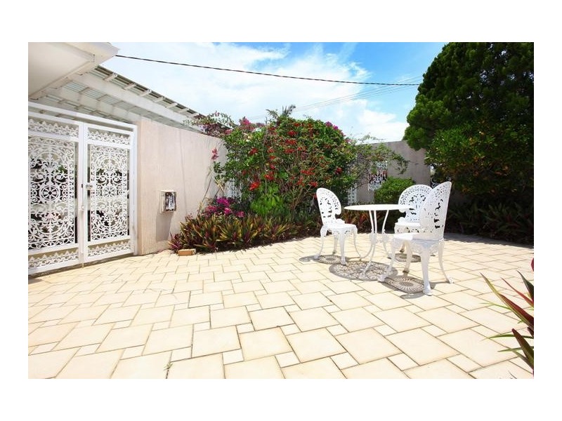 65 The Promenade, Isle Of Capri QLD 4217