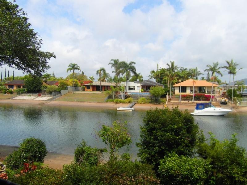 3 Platypus Avenue, Sorrento QLD 4217