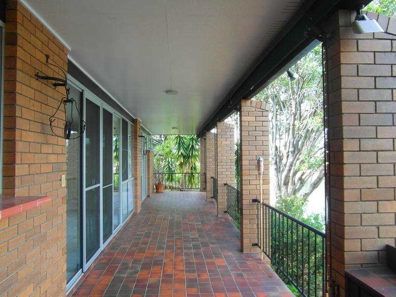 3 Platypus Avenue, Sorrento QLD 4217