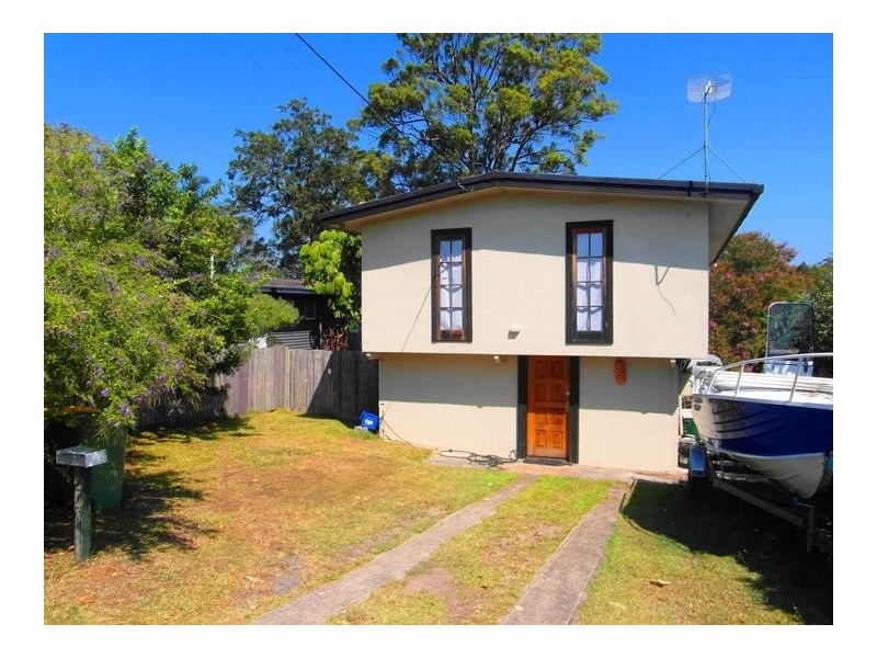 24 Ridgeway Avenue, Southport QLD 4215