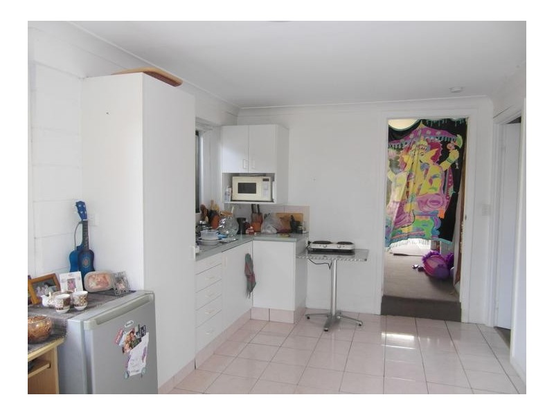 24 Ridgeway Avenue, Southport QLD 4215