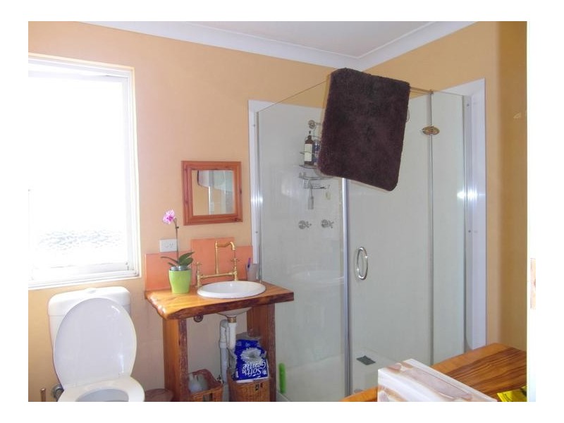 24 Ridgeway Avenue, Southport QLD 4215