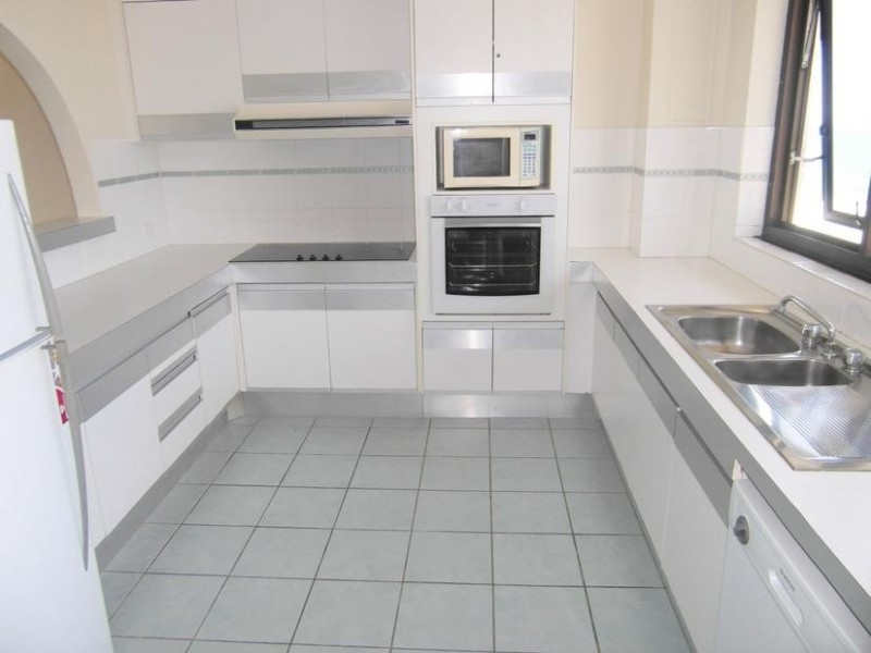 4 Thornton Street ‘Acapulco’, Surfers Paradise QLD 4217