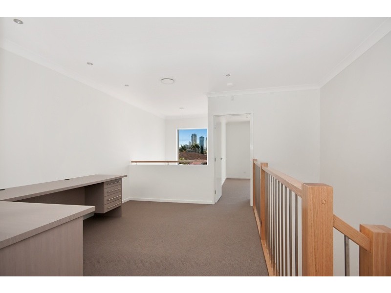 74 Gibraltar Drive, Isle Of Capri QLD 4217