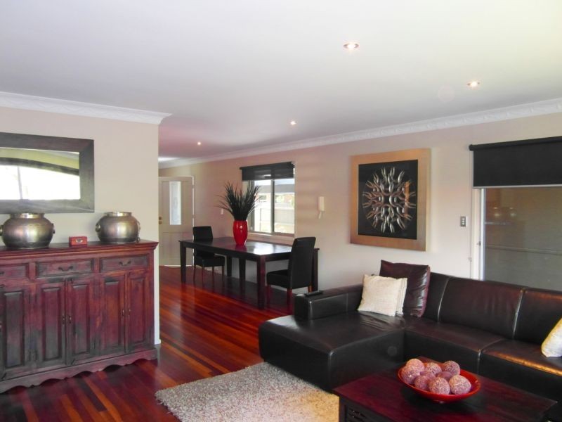 85 Amalfi Drive, Isle Of Capri QLD 4217