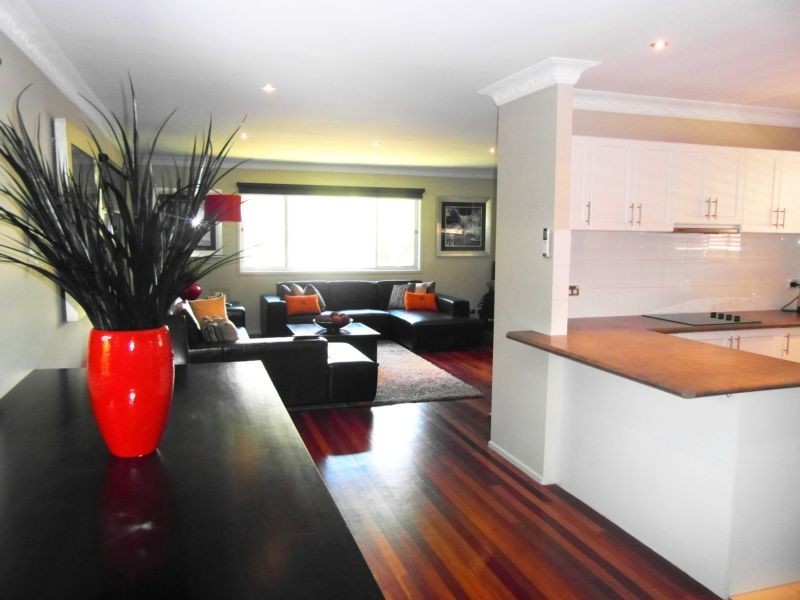 85 Amalfi Drive, Isle Of Capri QLD 4217