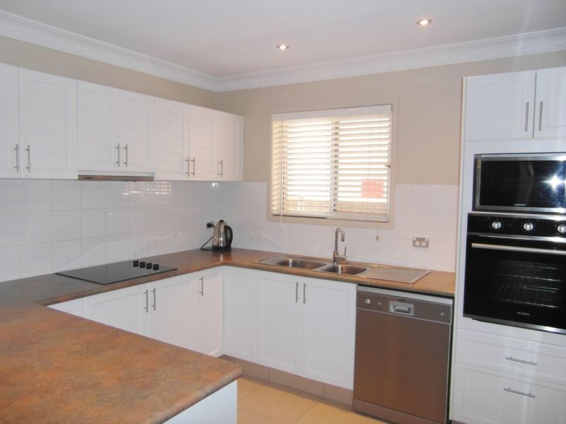 85 Amalfi Drive, Isle Of Capri QLD 4217