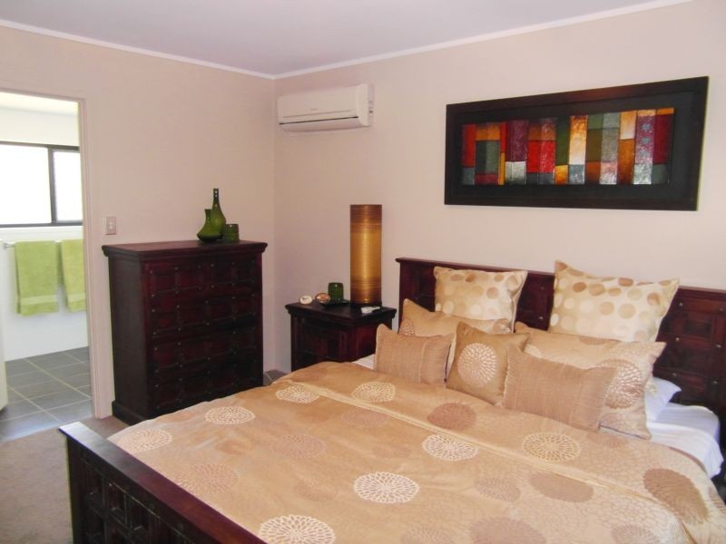 85 Amalfi Drive, Isle Of Capri QLD 4217