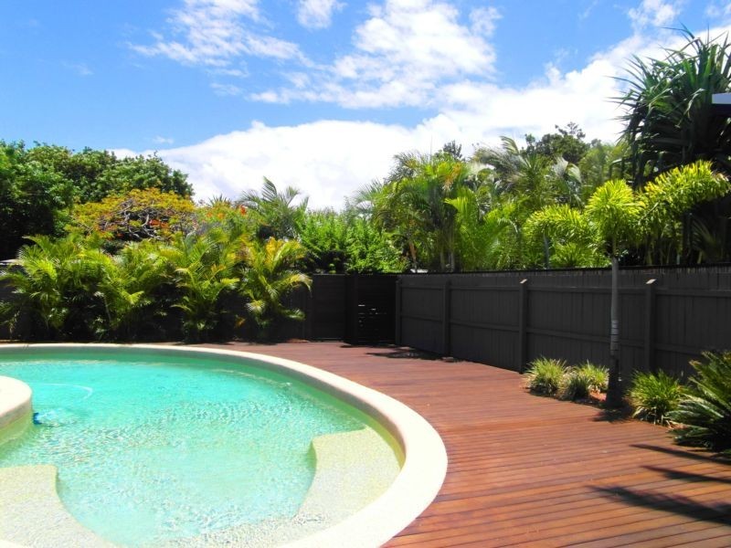 85 Amalfi Drive, Isle Of Capri QLD 4217