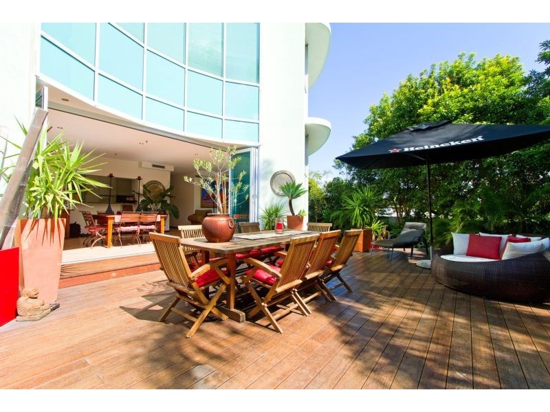 3 Tedder Avenue ‘Malibu’, Main Beach QLD 4217
