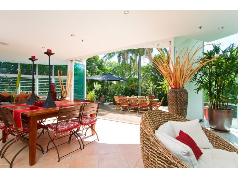 3 Tedder Avenue ‘Malibu’, Main Beach QLD 4217