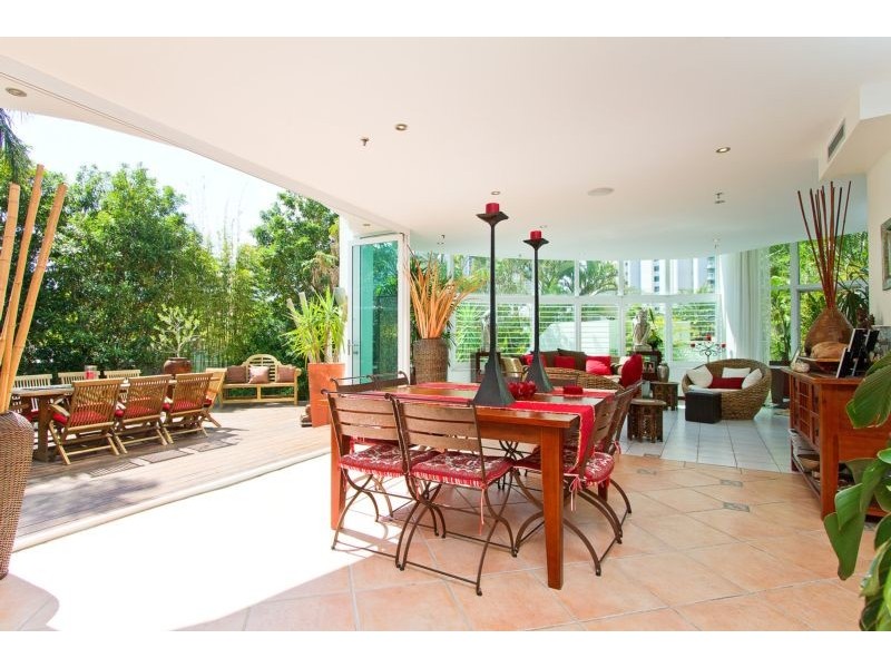 3 Tedder Avenue ‘Malibu’, Main Beach QLD 4217