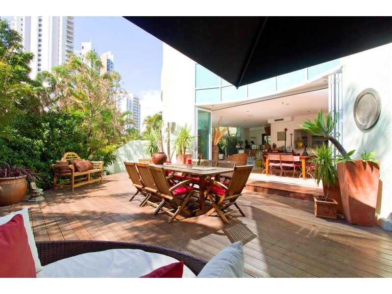3 Tedder Avenue ‘Malibu’, Main Beach QLD 4217