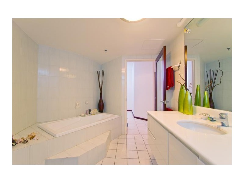 3 Tedder Avenue ‘Malibu’, Main Beach QLD 4217