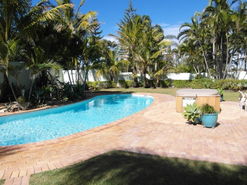 3 Tedder Avenue ‘Malibu’, Main Beach QLD 4217