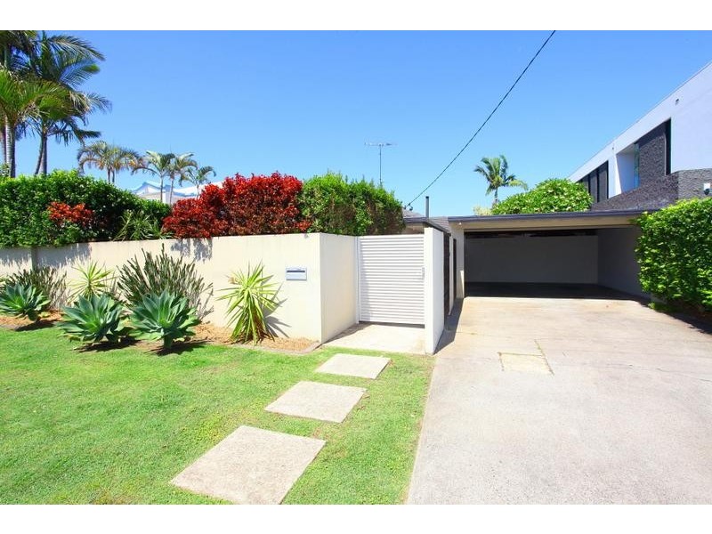 64 The Promenade, Isle Of Capri QLD 4217