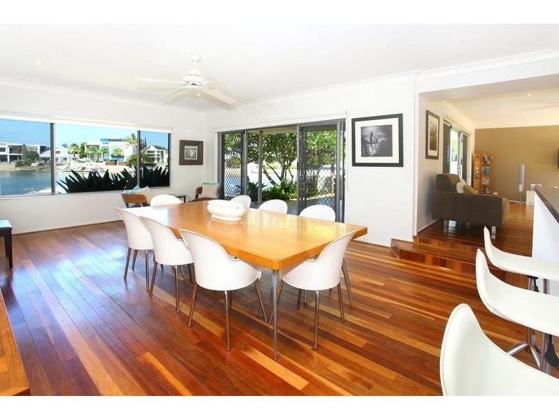 64 The Promenade, Isle Of Capri QLD 4217