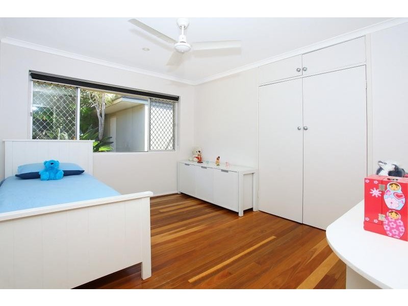 64 The Promenade, Isle Of Capri QLD 4217