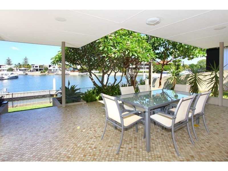 64 The Promenade, Isle Of Capri QLD 4217