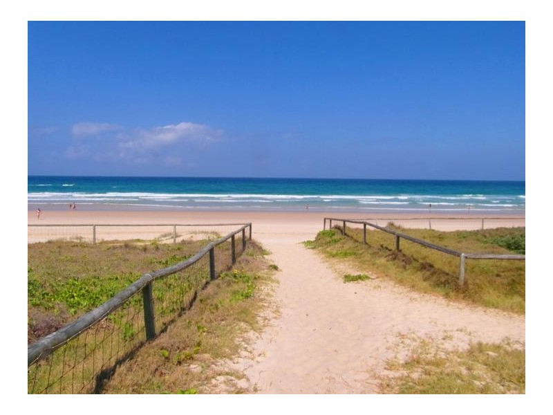 26 Old Burleigh Road ‘Paros on the Beach’, Surfers Paradise QLD 4217