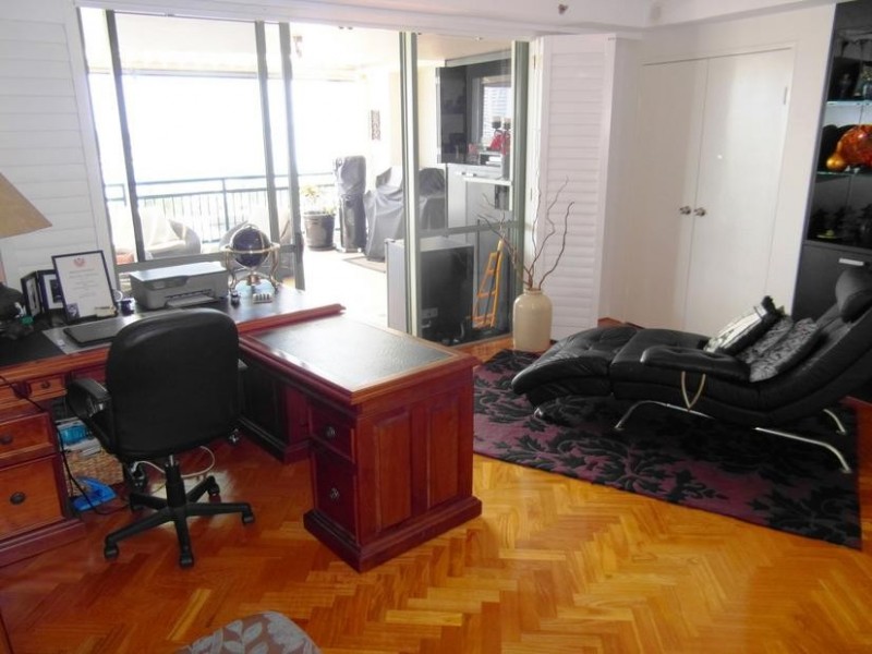 29 Woodroffe Avenue ‘The Meriton’, Main Beach QLD 4217