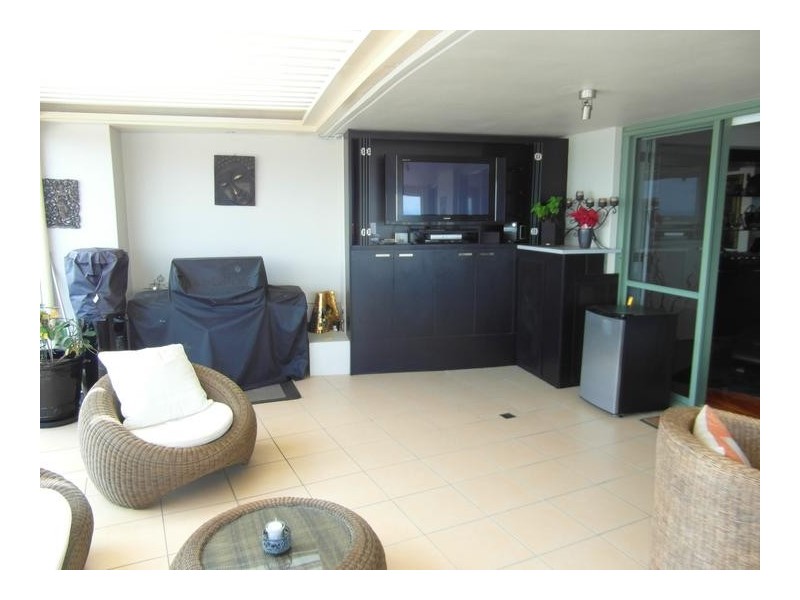 29 Woodroffe Avenue ‘The Meriton’, Main Beach QLD 4217