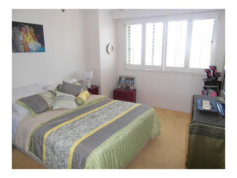 29 Woodroffe Avenue ‘The Meriton’, Main Beach QLD 4217