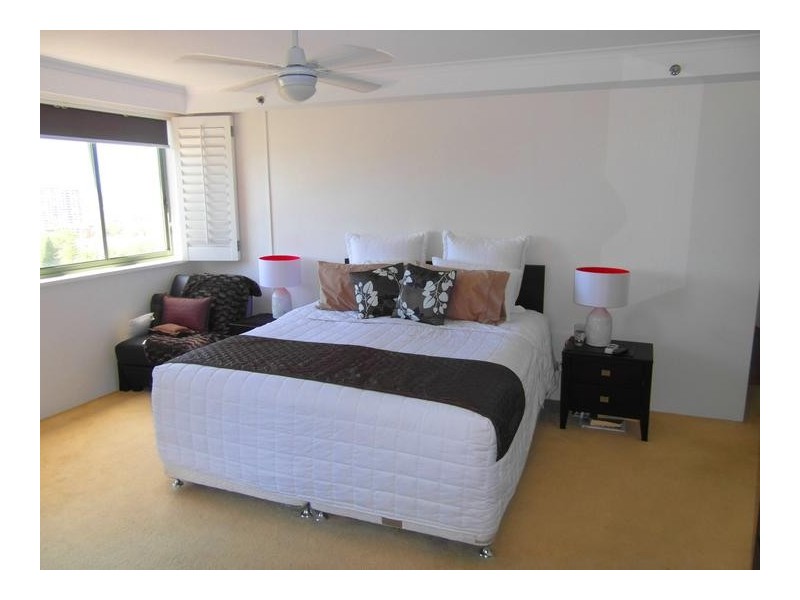 29 Woodroffe Avenue ‘The Meriton’, Main Beach QLD 4217