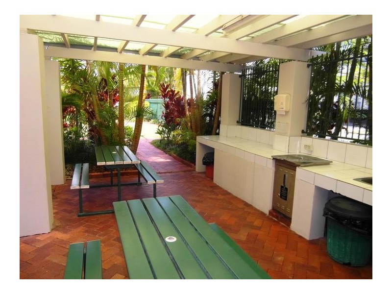 29 Woodroffe Avenue ‘The Meriton’, Main Beach QLD 4217