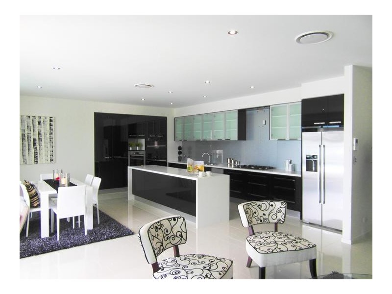 131 Morala Avenue, Runaway Bay QLD 4216