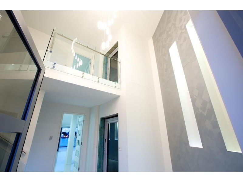 131 Morala Avenue, Runaway Bay QLD 4216