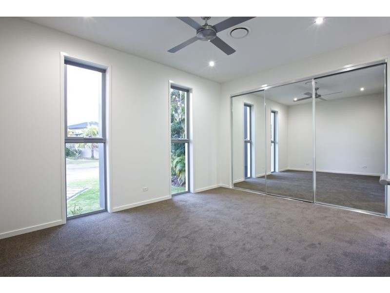 131 Morala Avenue, Runaway Bay QLD 4216