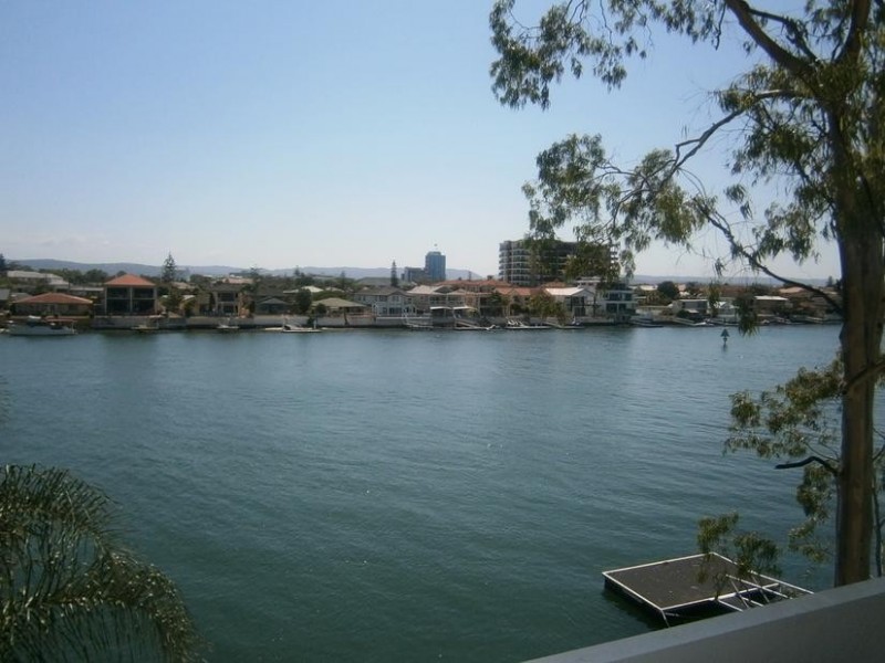 32 ‘The Anchorage’ Riverview Parade, Budds Beach, Surfers Paradise QLD 4217