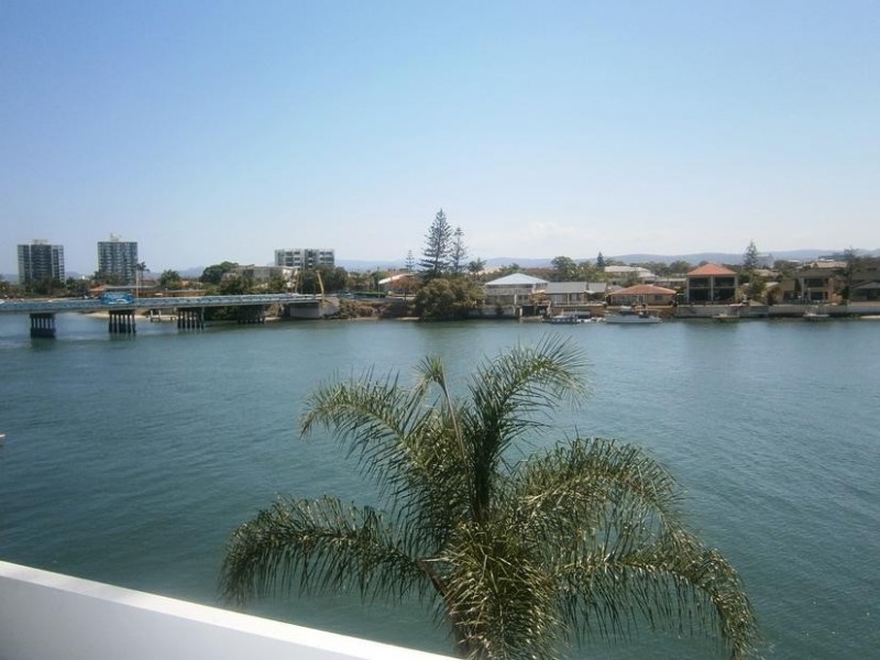 32 ‘The Anchorage’ Riverview Parade, Budds Beach, Surfers Paradise QLD 4217