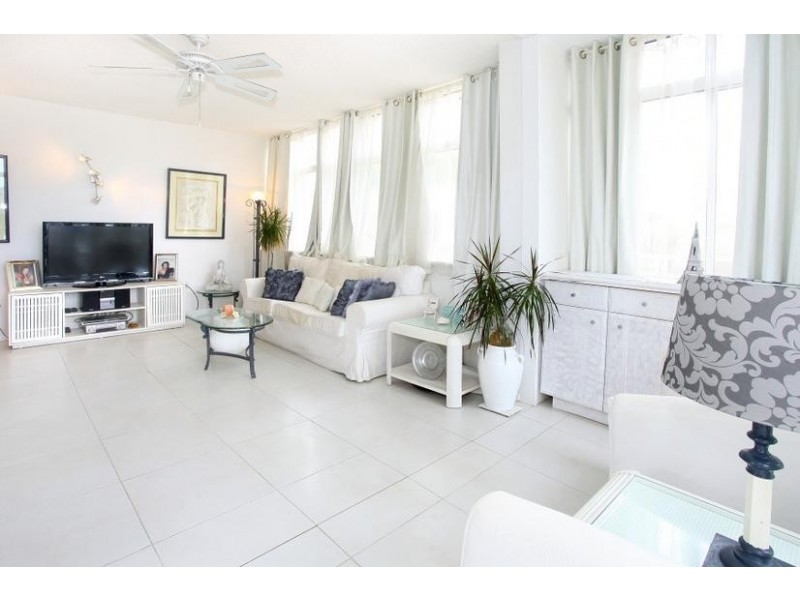 34 Hanlan Street, Surfers Paradise QLD 4217